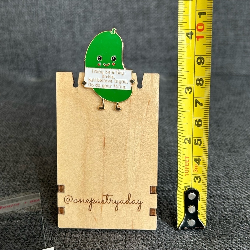 POSITIVE PICKLE Brooch Pin + Affirmation Card Set, Green, Gold - Picture 8 of 17